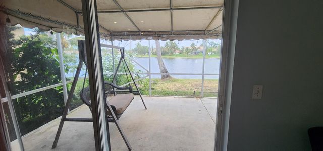 7823 Springfield Lake Drive, Lake Worth, FL 33467