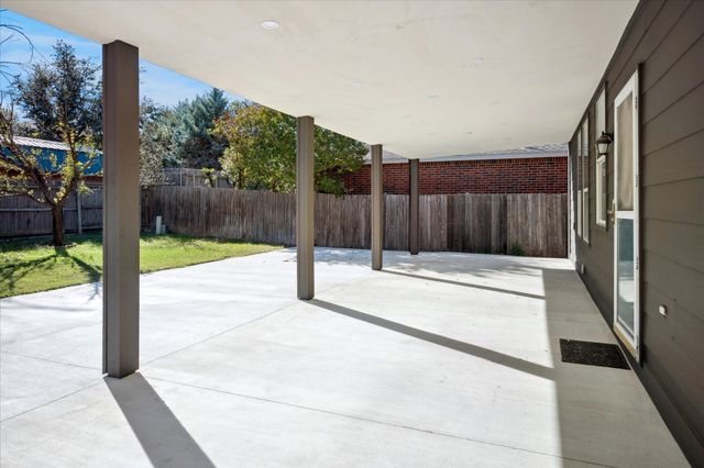 405 Indian Trail Road, Roanoke, TX 76262