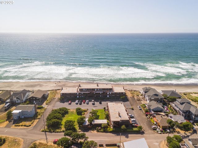 48250 BREAKERS Blvd 7, Neskowin, OR 97149