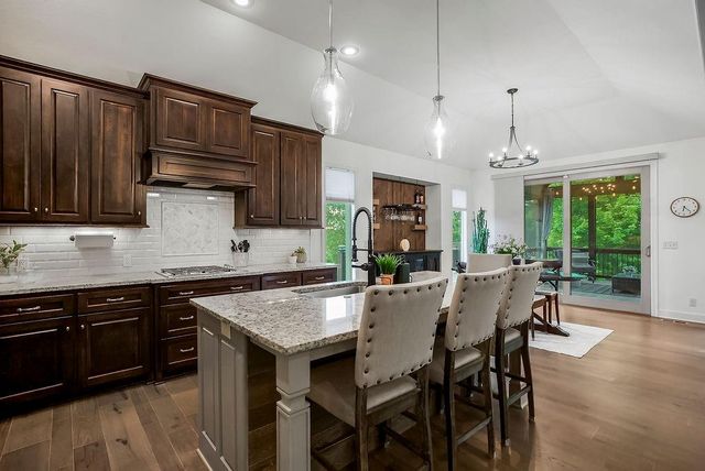 20507 W 80th Street, Shawnee, KS 66218