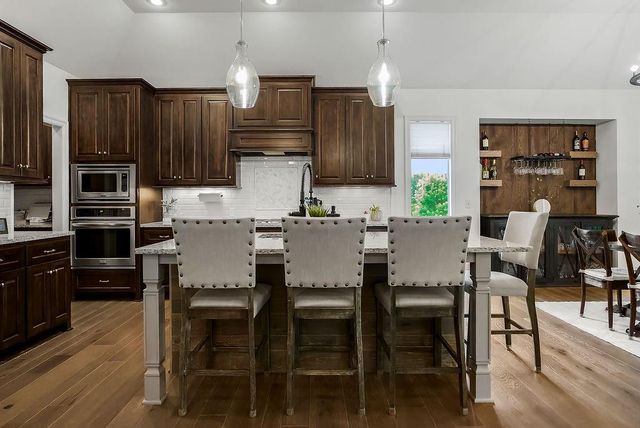 20507 W 80th Street, Shawnee, KS 66218