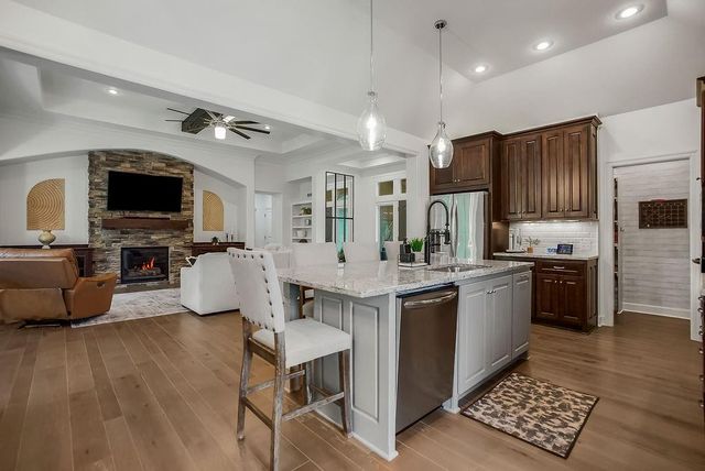 20507 W 80th Street, Shawnee, KS 66218