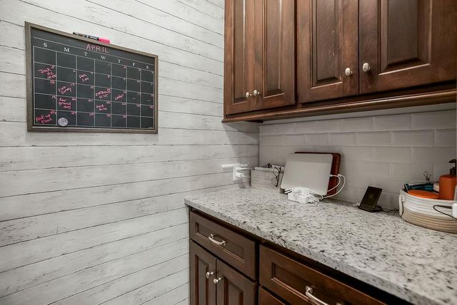 20507 W 80th Street, Shawnee, KS 66218