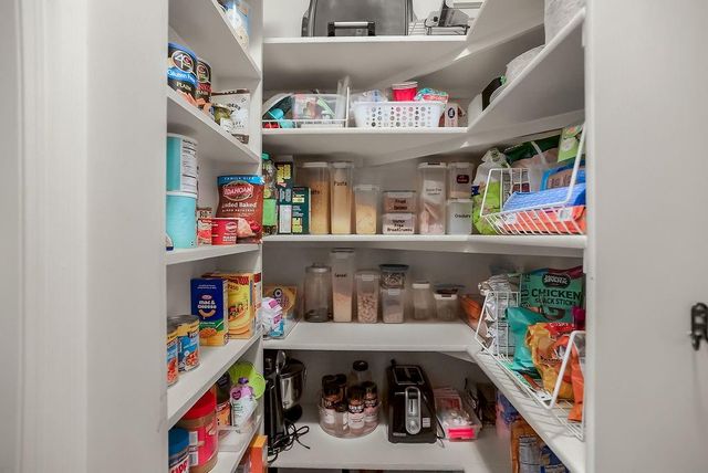 20507 W 80th Street, Shawnee, KS 66218