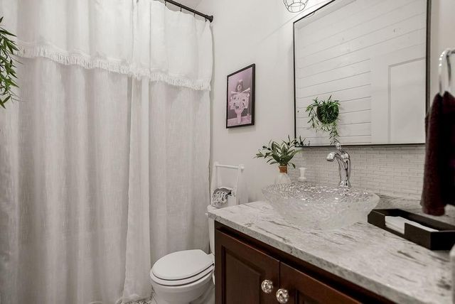 20507 W 80th Street, Shawnee, KS 66218