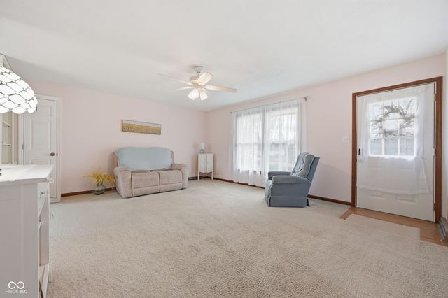 10 E Estate Street, Anderson, IN 46013