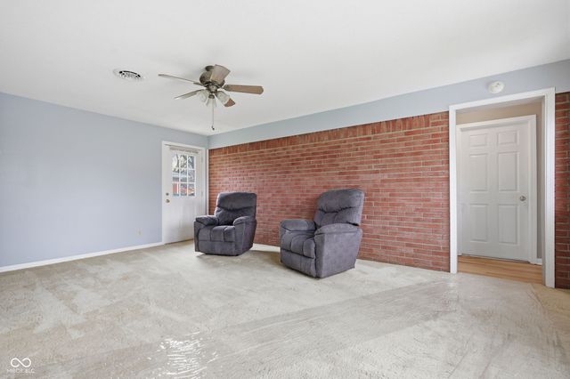 10 E Estate Street, Anderson, IN 46013