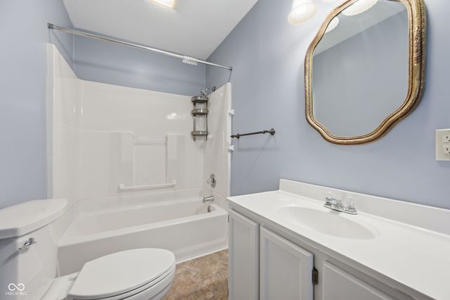 10 E Estate Street, Anderson, IN 46013