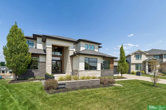 10208 S 183rd Avenue Circle, Omaha, NE 68136