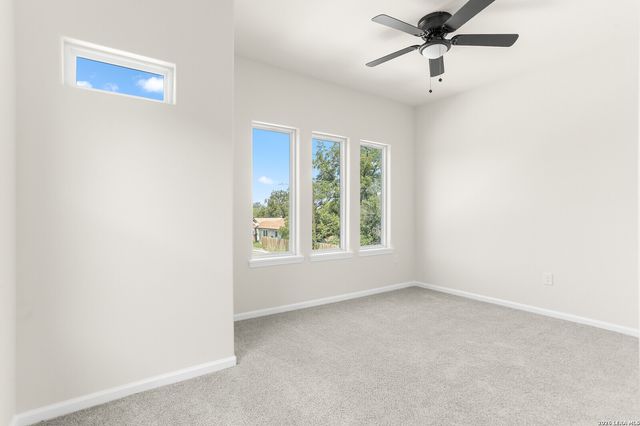 1962 E Crockett, San Antonio, TX 78202