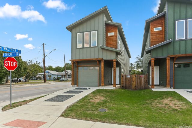 1962 E Crockett, San Antonio, TX 78202
