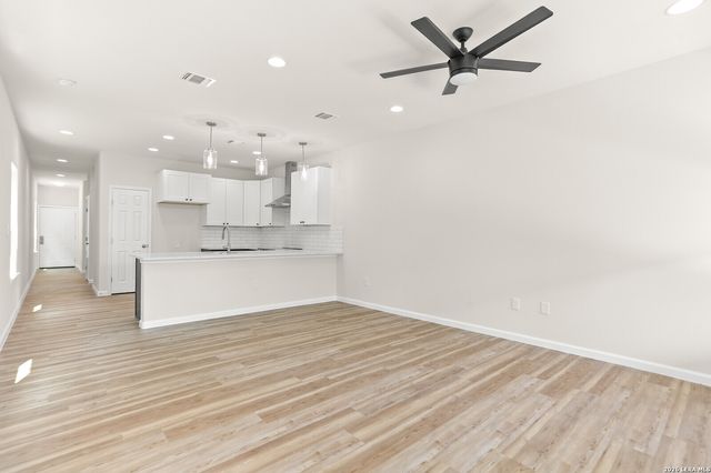 1962 E Crockett, San Antonio, TX 78202