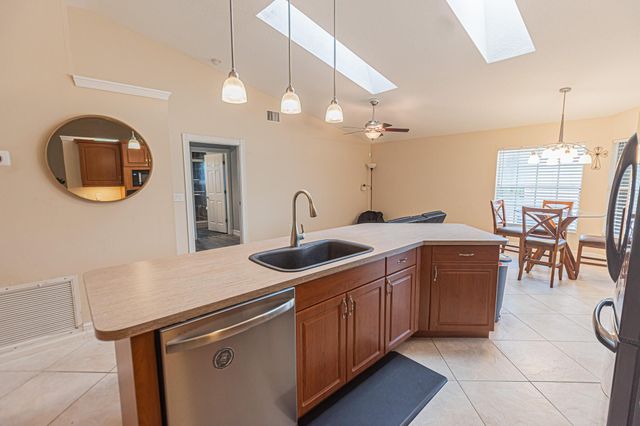 201 SW Parish Terrace, Port St Lucie, FL 34984