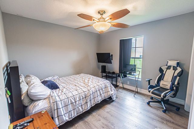 201 SW Parish Terrace, Port St Lucie, FL 34984