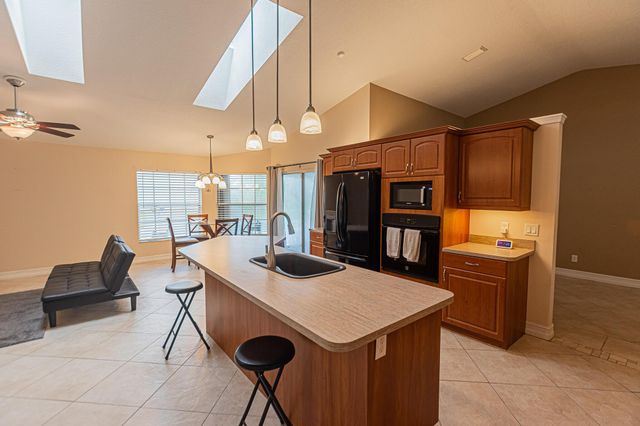 201 SW Parish Terrace, Port St Lucie, FL 34984