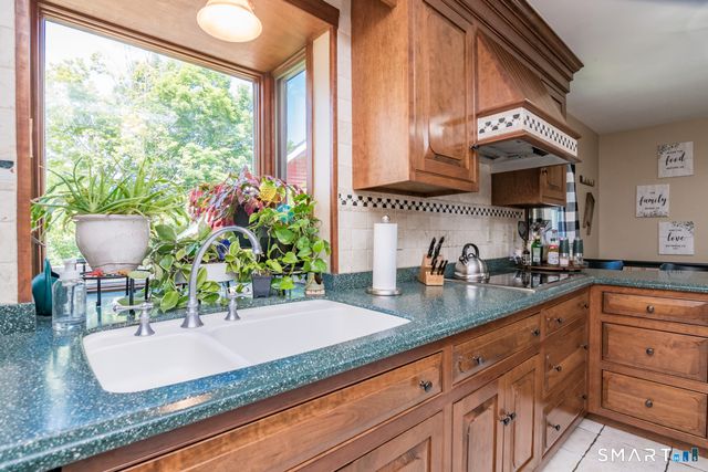 1 Potter School Road, Willington, CT 06279