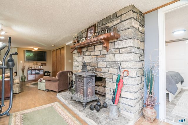 1 Potter School Road, Willington, CT 06279