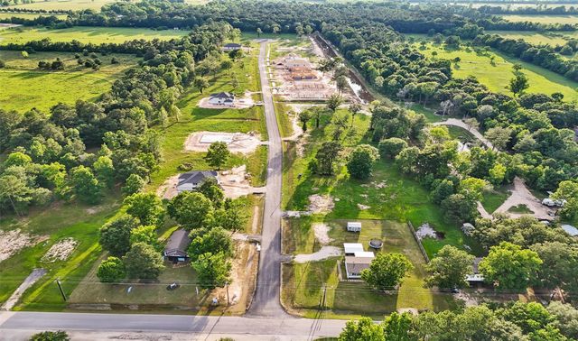 1061 Tarkington Timbers Drive, Cleveland, TX 77327
