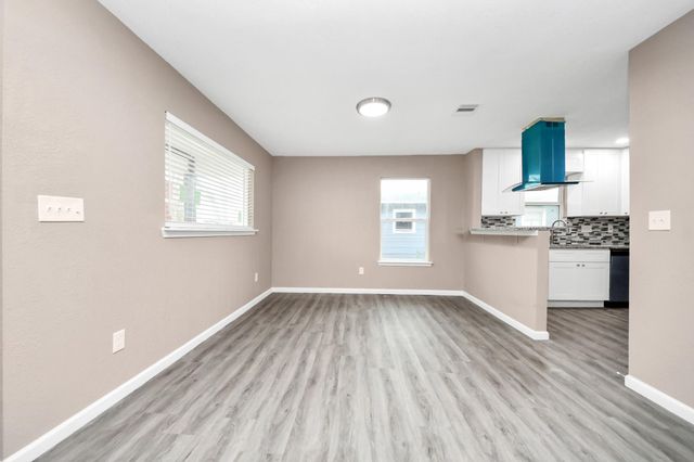 5879 Belcrest Street, Houston, TX 77033