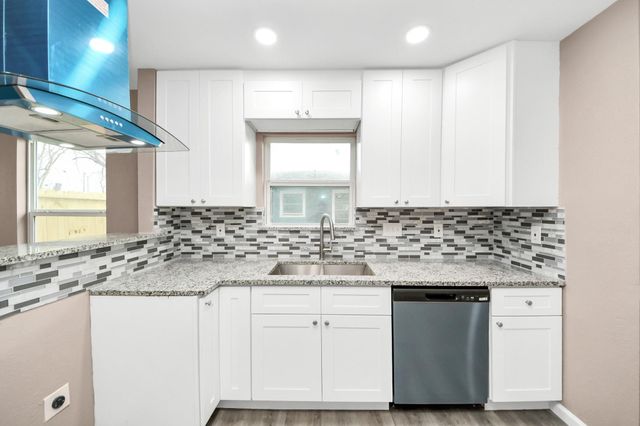 5879 Belcrest Street, Houston, TX 77033