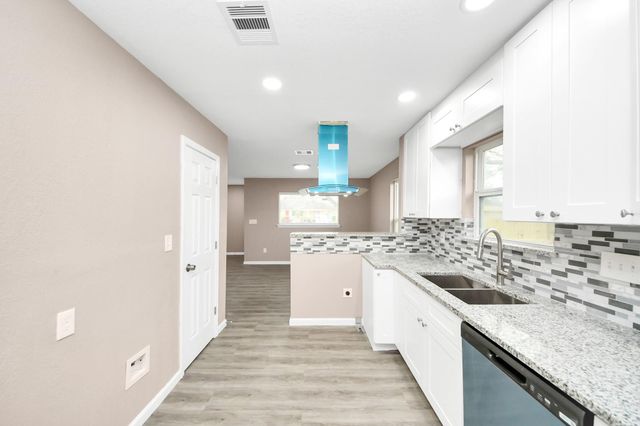 5879 Belcrest Street, Houston, TX 77033