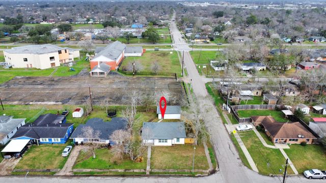 5879 Belcrest Street, Houston, TX 77033