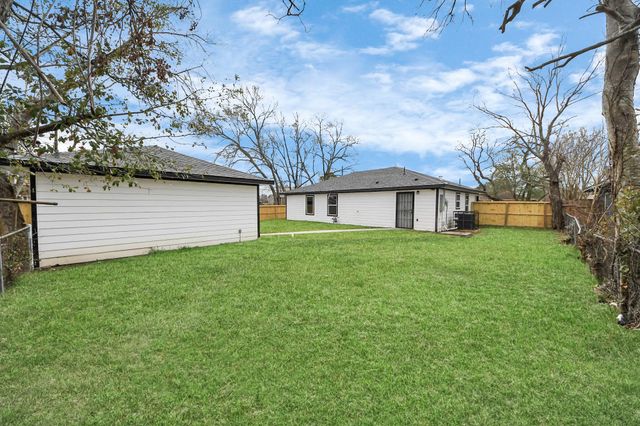 5879 Belcrest Street, Houston, TX 77033