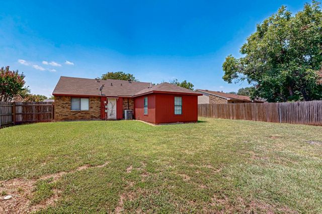 7637 Val Verde Drive, Fort Worth, TX 76133