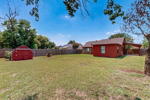 7637 Val Verde Drive, Fort Worth, TX 76133