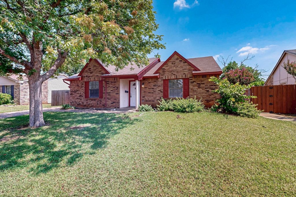 7637 Val Verde Drive, Fort Worth, TX 76133