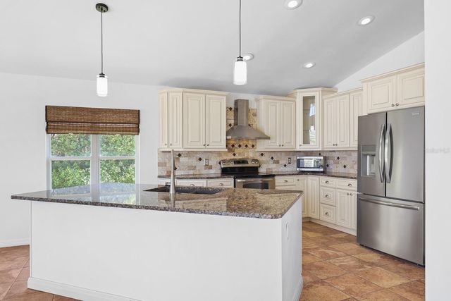 3202 FOX SQUIRREL LANE, Valrico, FL 33596