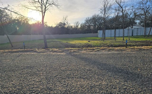 208 Cavalier LN, Liberty Hill, TX 78642