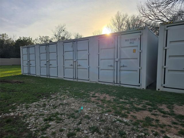 208 Cavalier LN, Liberty Hill, TX 78642