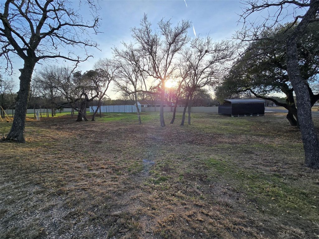 208 Cavalier LN, Liberty Hill, TX 78642