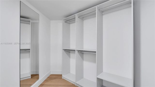 555 NE 34th St 607, Miami, FL 33137