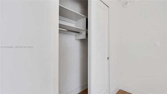 555 NE 34th St 607, Miami, FL 33137