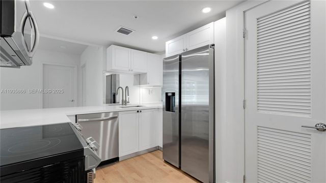 555 NE 34th St 607, Miami, FL 33137