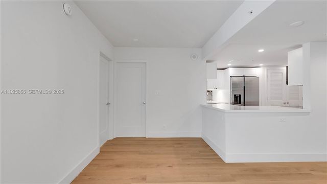 555 NE 34th St 607, Miami, FL 33137