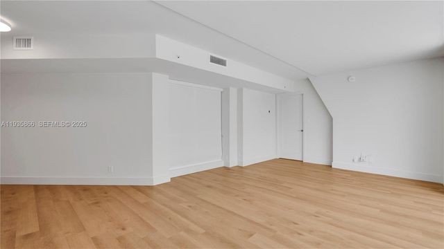 555 NE 34th St 607, Miami, FL 33137