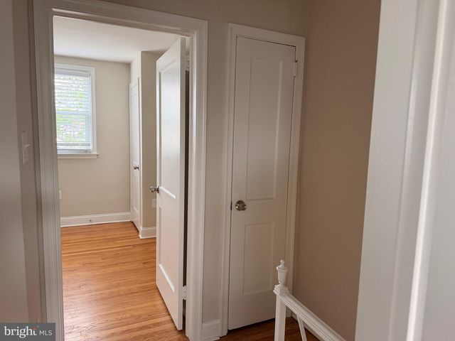 3427 VALLEY GREEN DR, Drexel Hill, PA 19026