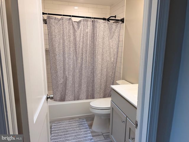 3427 VALLEY GREEN DR, Drexel Hill, PA 19026