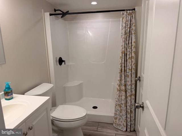 3427 VALLEY GREEN DR, Drexel Hill, PA 19026