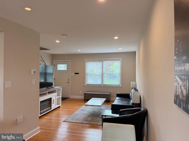 3427 VALLEY GREEN DR, Drexel Hill, PA 19026