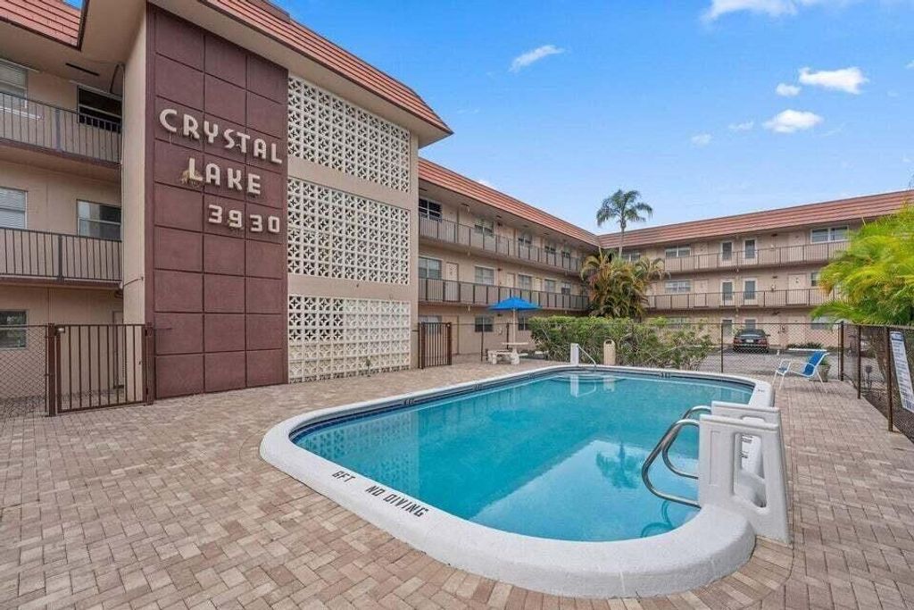 3930 Crystal Lake Drive 107, Deerfield Beach, FL 33064