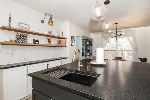 606 N Country Club Terrace, Mustang, OK 73064