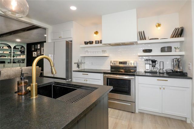 606 N Country Club Terrace, Mustang, OK 73064