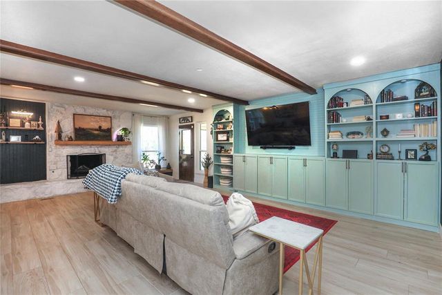 606 N Country Club Terrace, Mustang, OK 73064