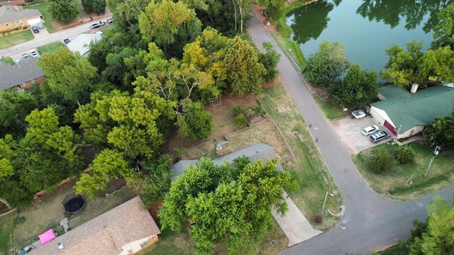 606 N Country Club Terrace, Mustang, OK 73064