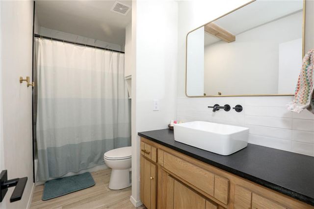 606 N Country Club Terrace, Mustang, OK 73064