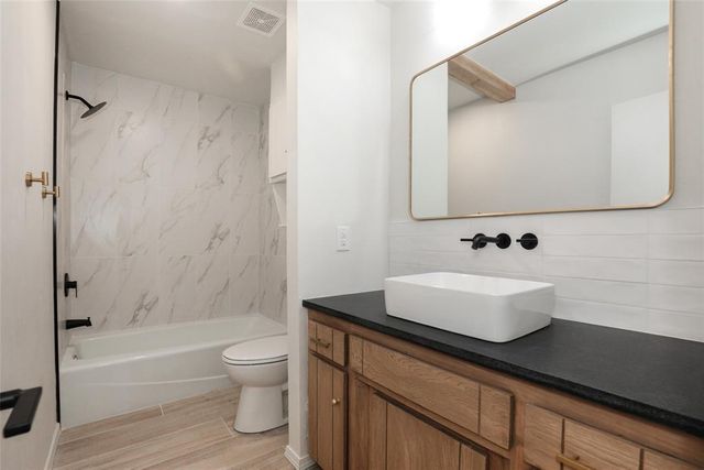 606 N Country Club Terrace, Mustang, OK 73064